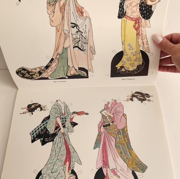 Ming-ju Sun Japanese Kimono Paper Dolls in Full Color - Picture 5 of 6